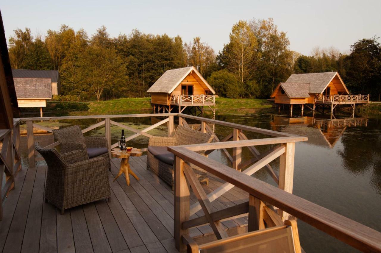 Aqualodge Hôtel Insolite Ermeton-sur-Biert Exterior foto